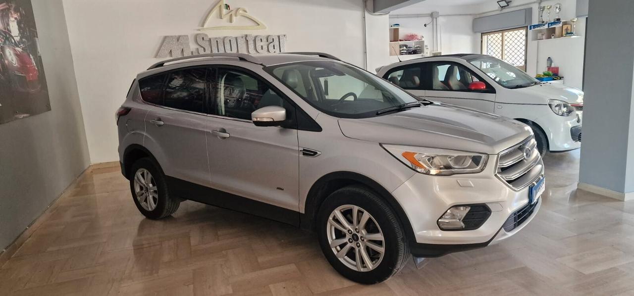 KUGA 2.0 TDCI 150 CV 4WD SUPER ACCESSORIATA