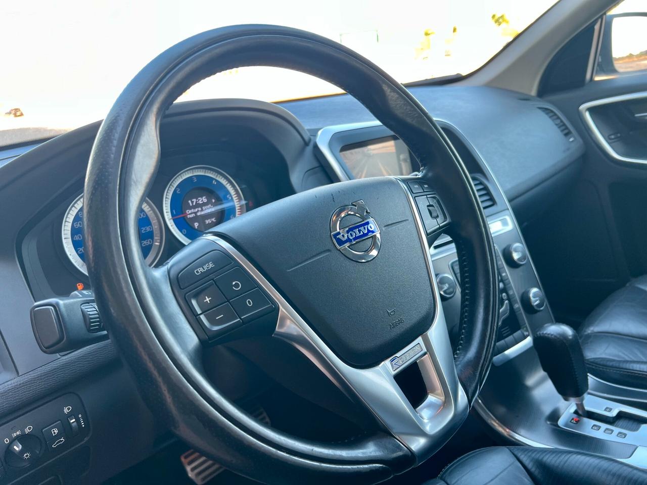 Volvo XC 60 D5 AWD R-design Geartronic