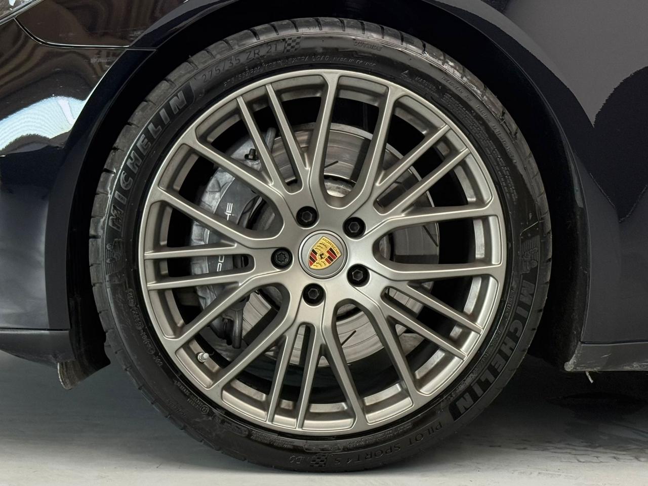 Porsche Panamera 4 PLATINUM EDITION
