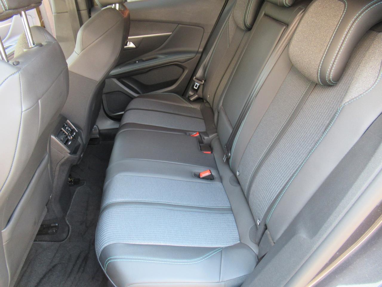 Peugeot 3008 BlueHDi 130 S&S EAT8 Allure Pack N1