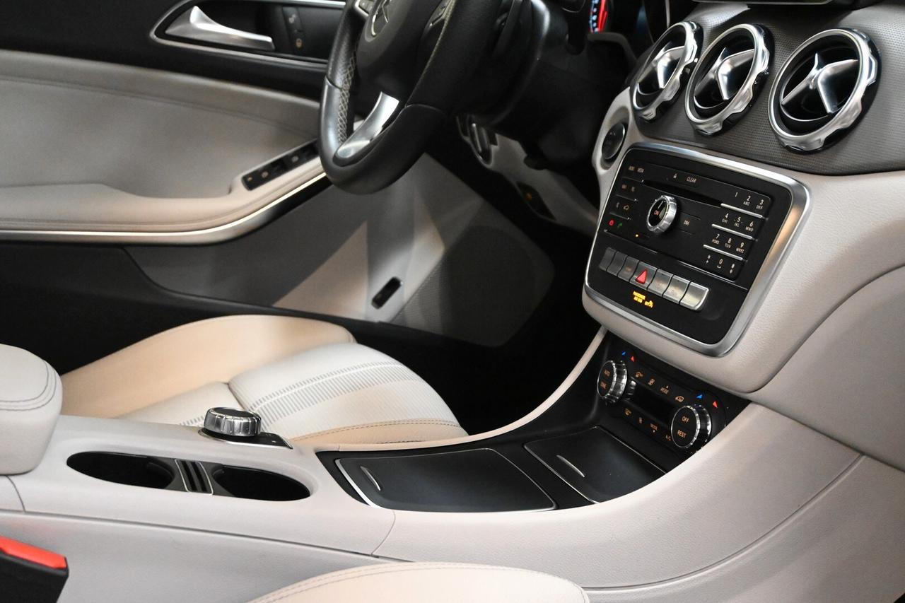 MERCEDES GLA (X156) GLA 200 d Automati...