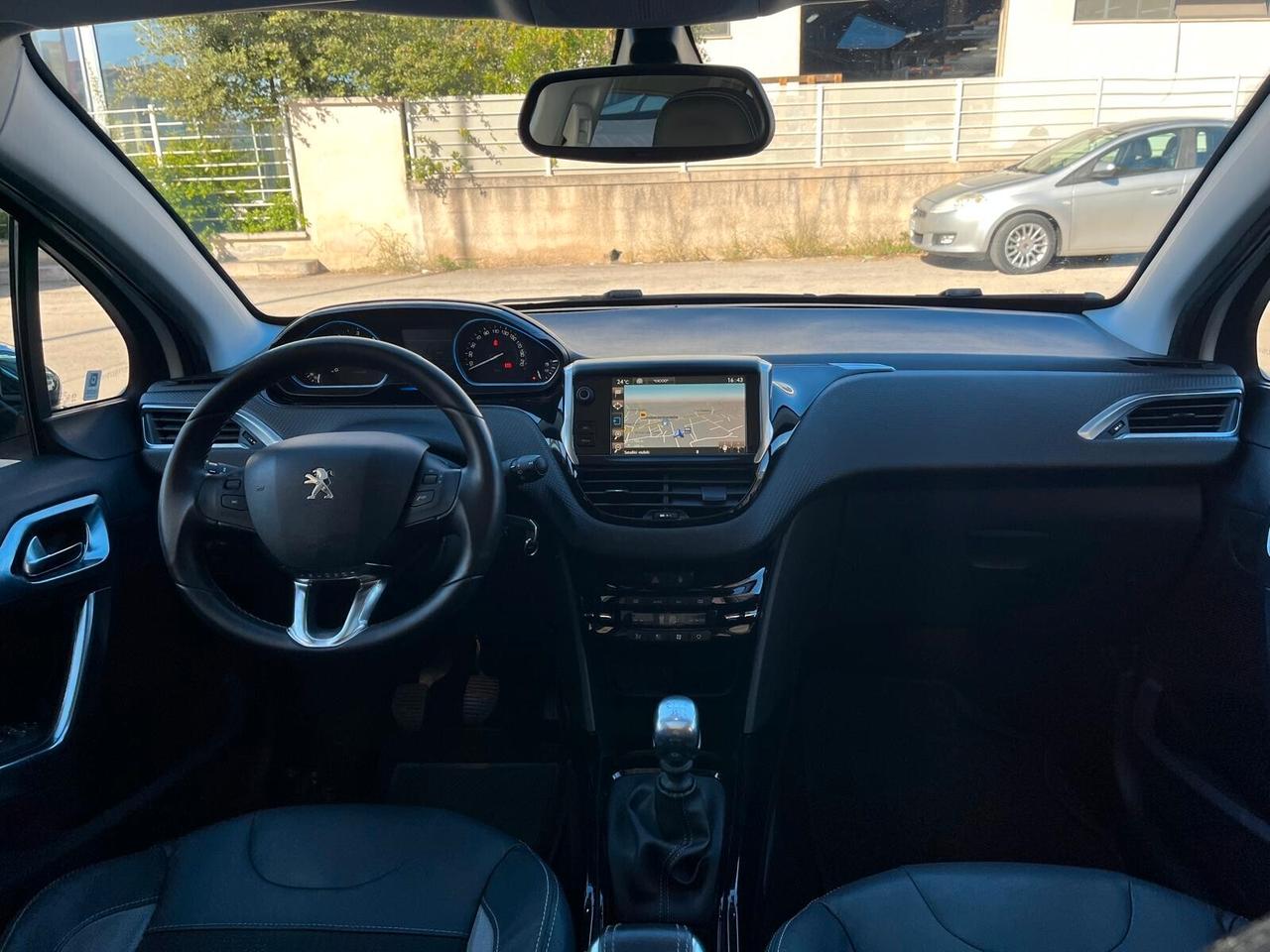 Peugeot 2008 BlueHDi 120 S&S Féline