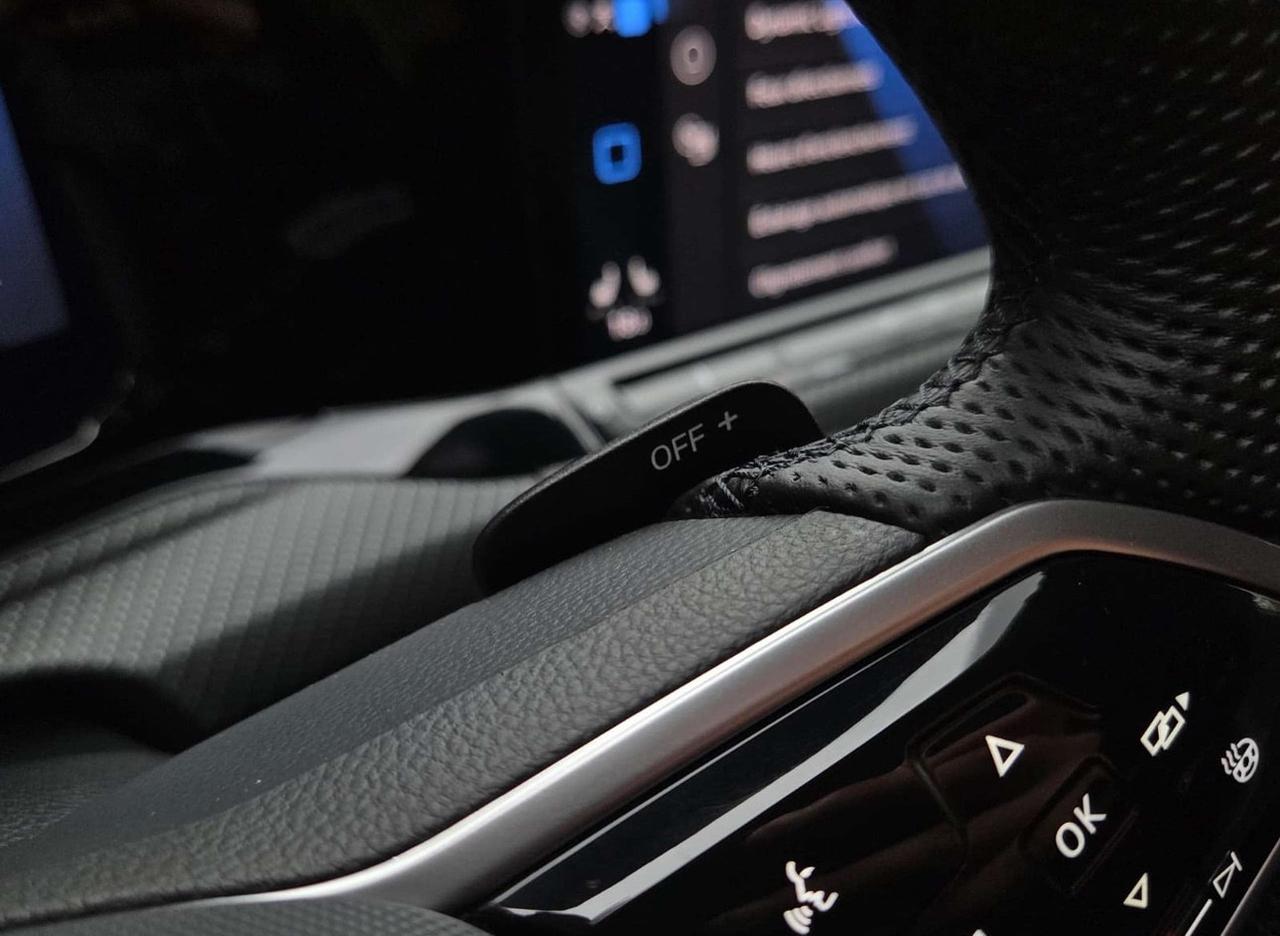 Volkswagen Golf 1.0 eTSI R-line DSG