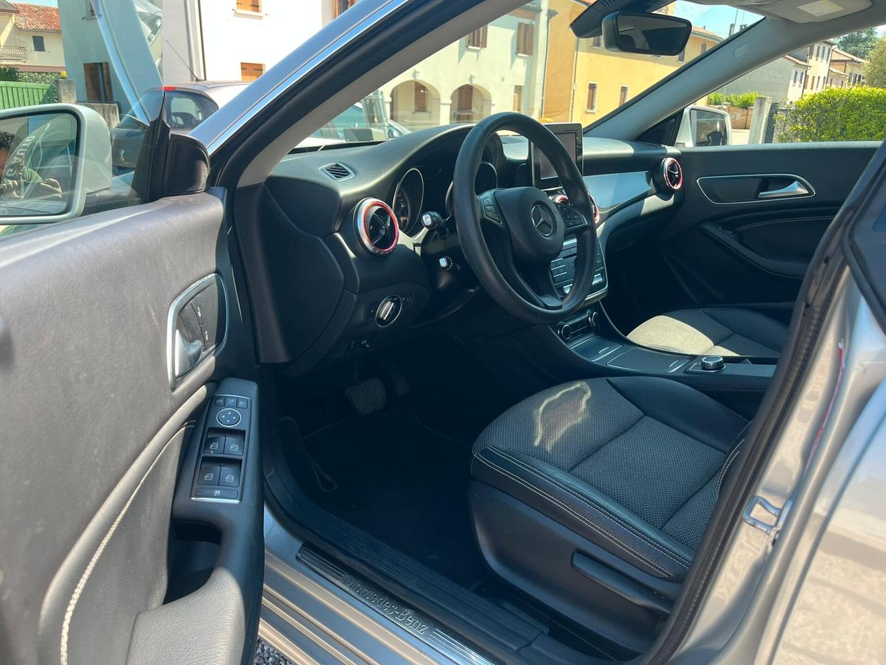 Mercedes-benz CLA 180 d S.W. Automatic Executive Ok NEOPATENTATI
