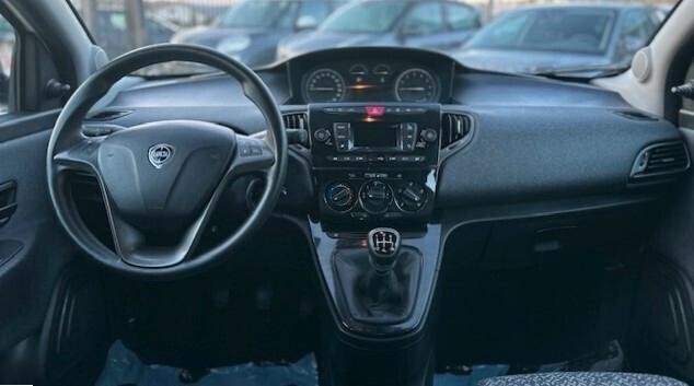 Lancia Ypsilon 1.2 69 CV 5 porte S&S Gold