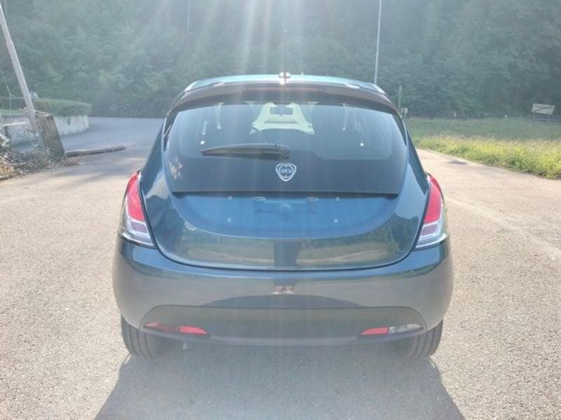 Lancia Ypsilon 1.0 FireFly 5 porte S&S Hybrid Oro