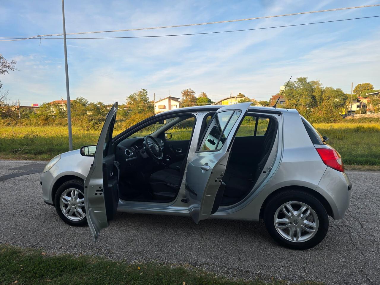 Renault Clio 1.2 Benzina con GARANZIA- NEOPATENTATI