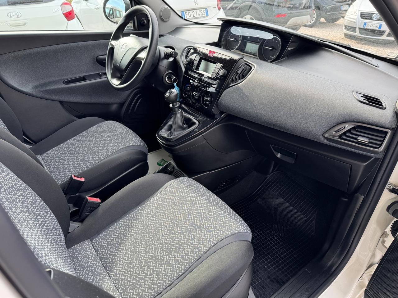 Lancia Ypsilon 1.2 69 CV 5 porte GPL Ecochic Elefantino Blu