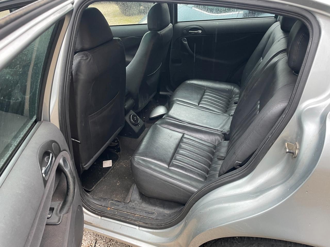 Alfa Romeo 147 1.9 JTD (115 CV) cat 5p. Distinctive