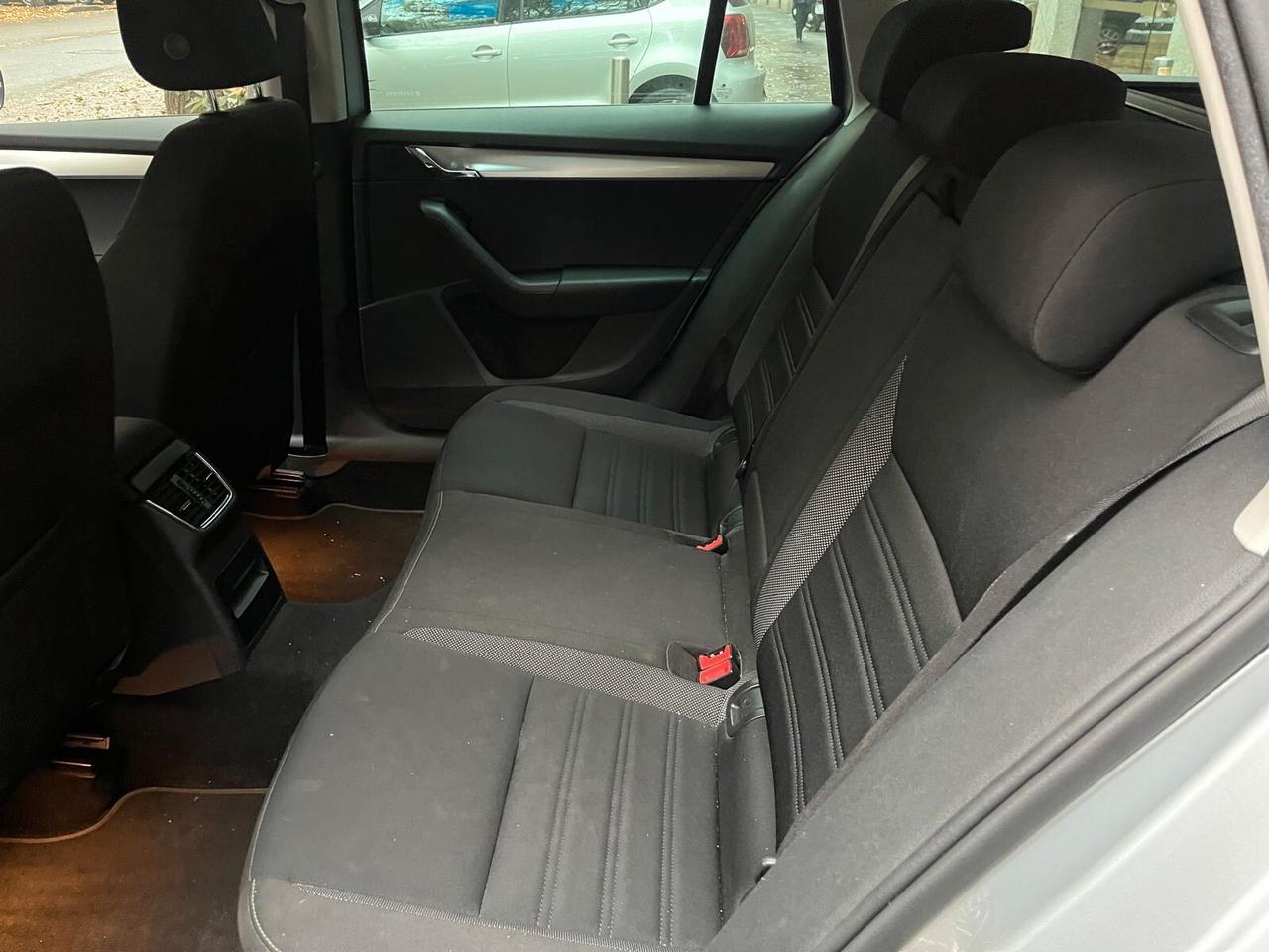 Skoda Octavia 1.5 DSG Wagon Ambition G-Tec