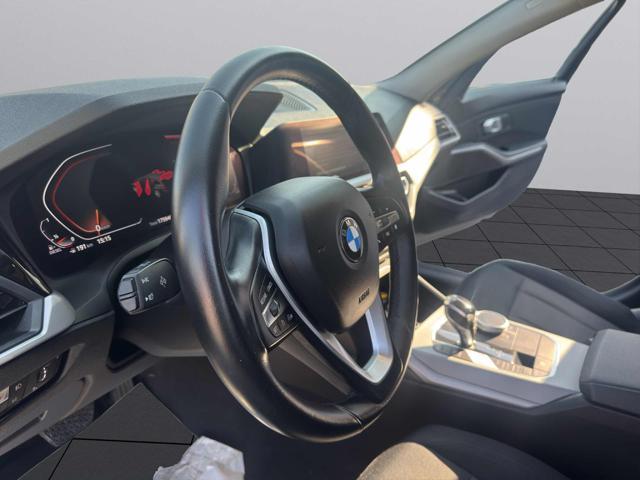 BMW 318 D 48V TOURING AUT/ ADVANTAGE-NAVI-CAR PLAY-CRUISE-