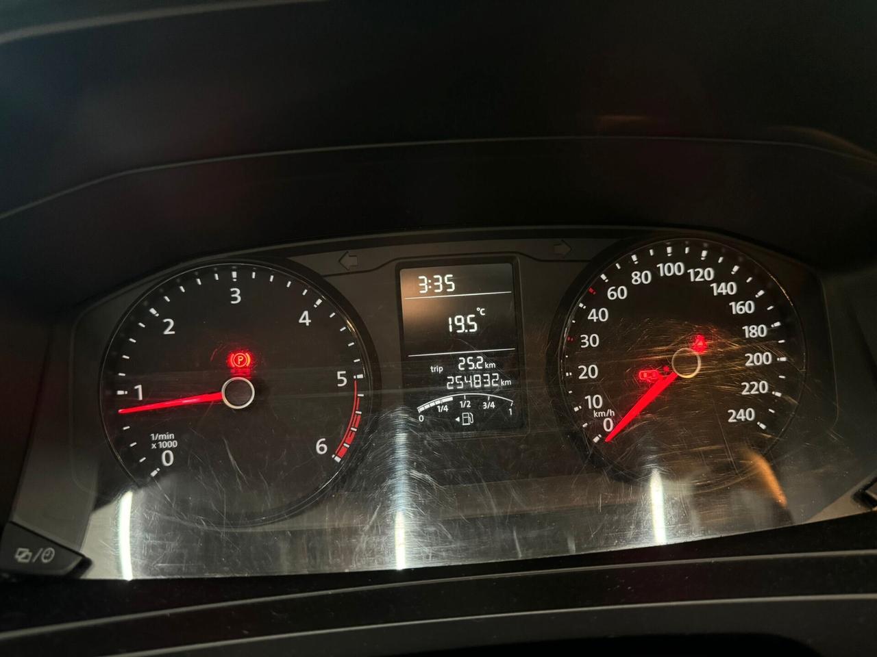VOLKSWAGEN CARAVELLE KOMBI 9 POSTI
