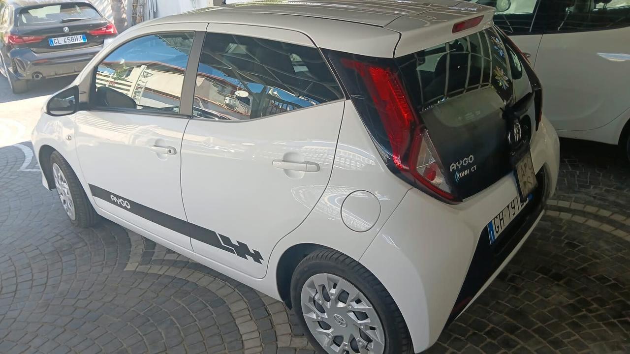 Toyota Aygo Connect 1.0 VVT-i 72 CV 5 porte x-clusiv MMT