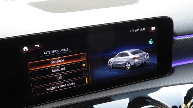 MERCEDES-BENZ A 250 Sedan e hybrid EQ Sport