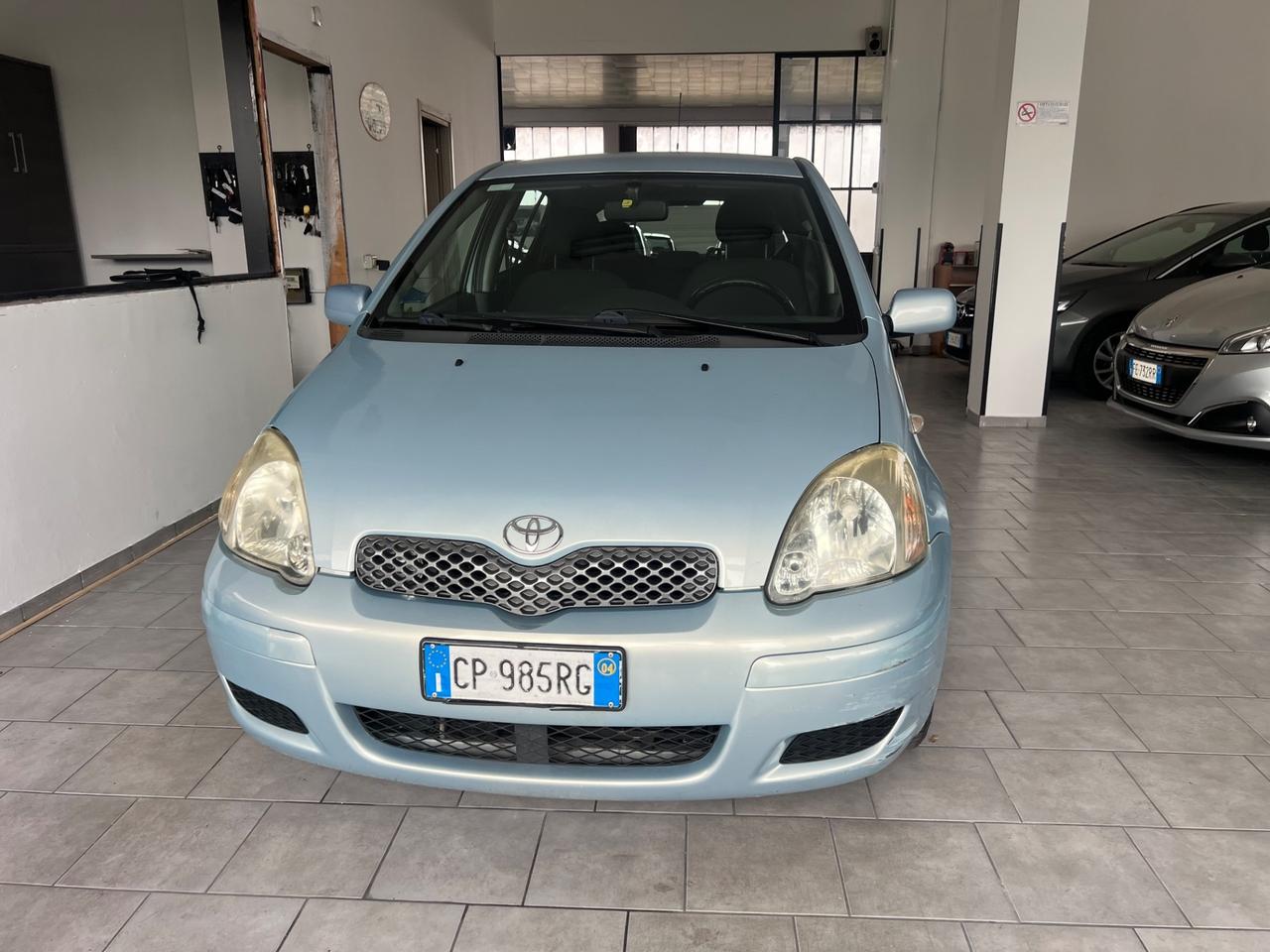 Toyota Yaris 1.0i 16V cat 5 porte Sol