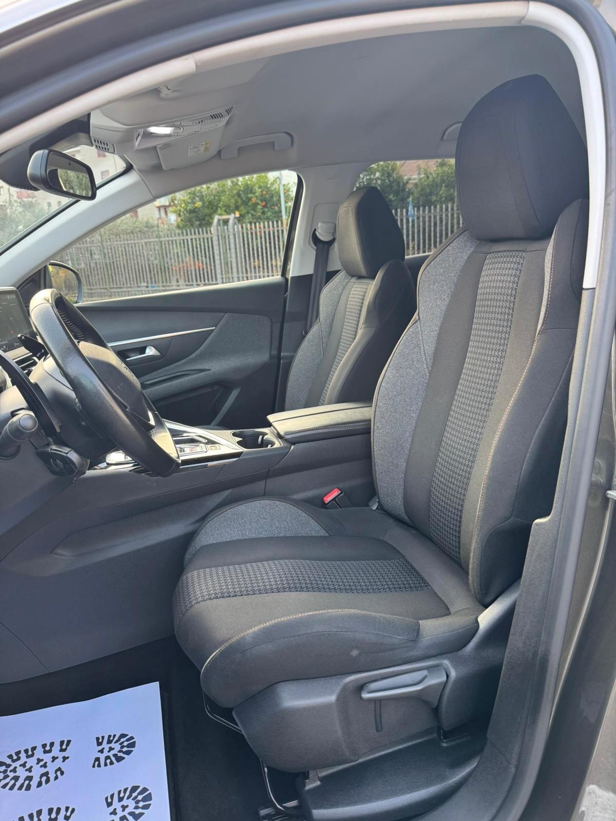 Peugeot 3008 BlueHDi 130 S&S EAT8 Allure