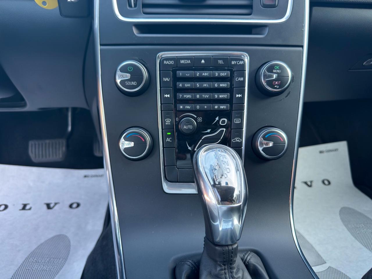 Volvo V60 T3 Powershift Momentum