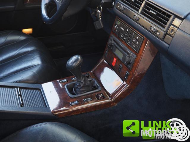 MERCEDES-BENZ SL 300 R129