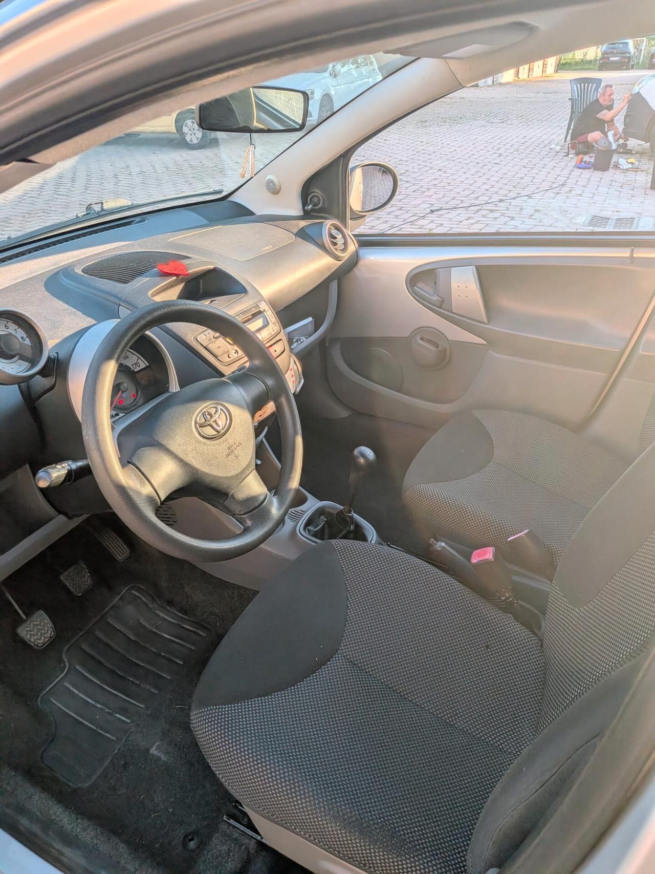 Toyota Aygo 1.0 12V VVT-i 5 porte Sol