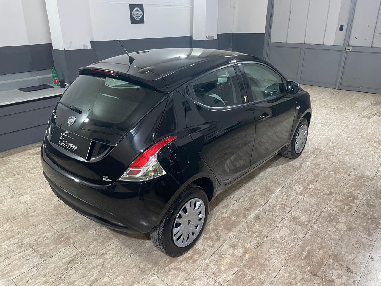 Lancia Ypsilon 0.9 TwinAir 85 CV 5 porte Metano Ecochic Gold