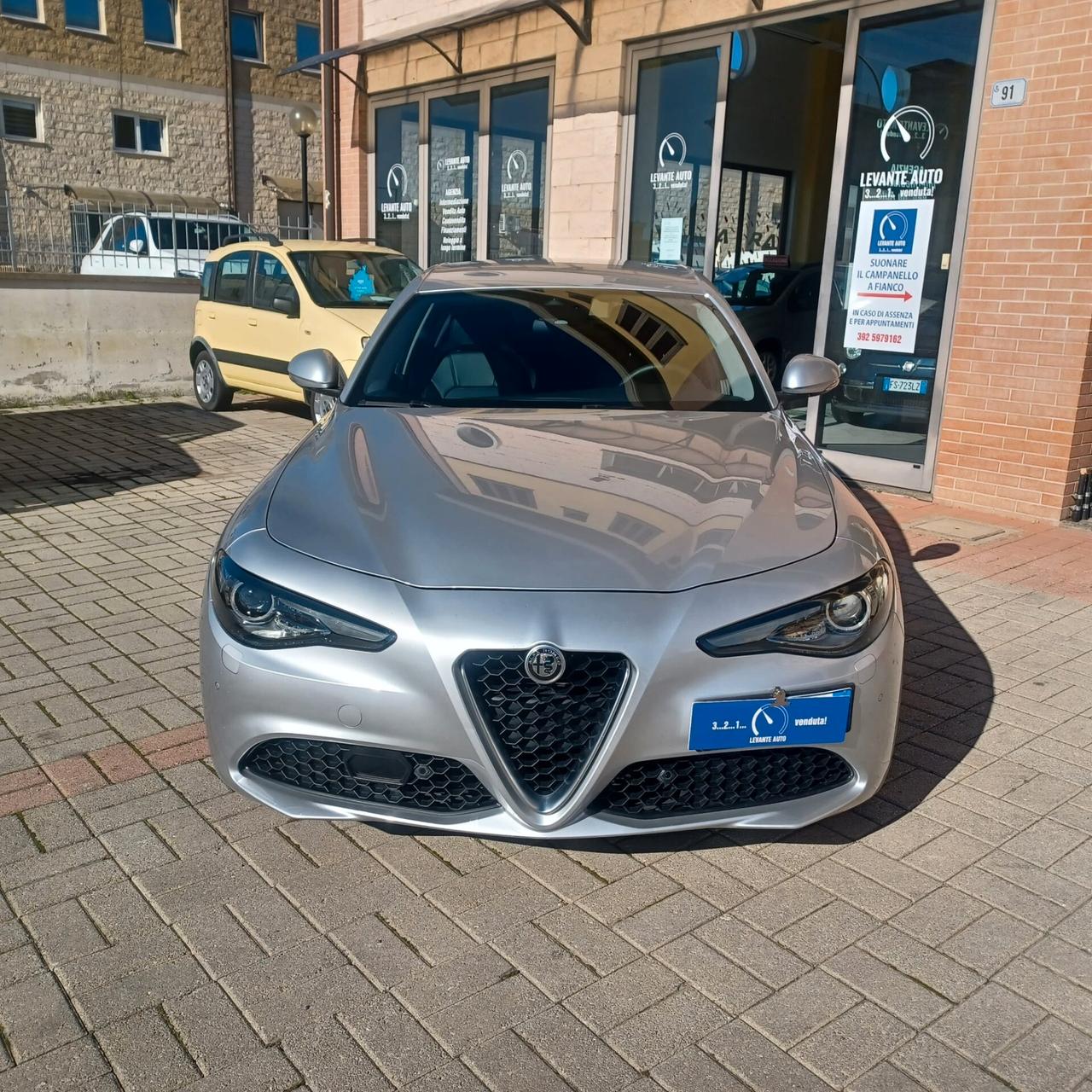 TENUTA IN MODO MANIACALE GIULIA 2.2 TDI FULL OPTIONAL