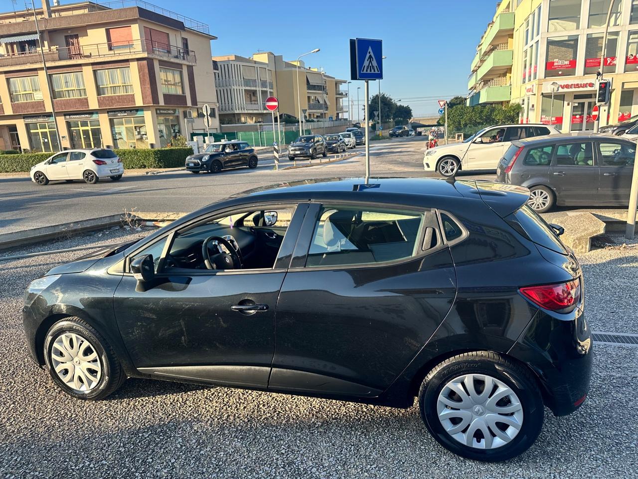 Renault Clio 1.2 75CV 5 porte metano