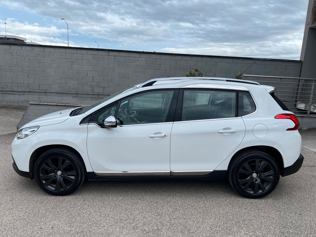 Peugeot 2008 1.6 e-hdi 92cv 8v Allure NAVI/PELLE/17; PERFETTA!