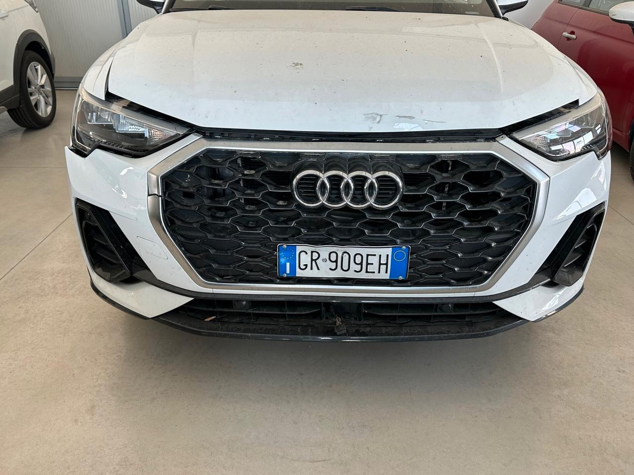 Audi Q3 spb 35 2.0 tdi danni al radiatore e alla traversa