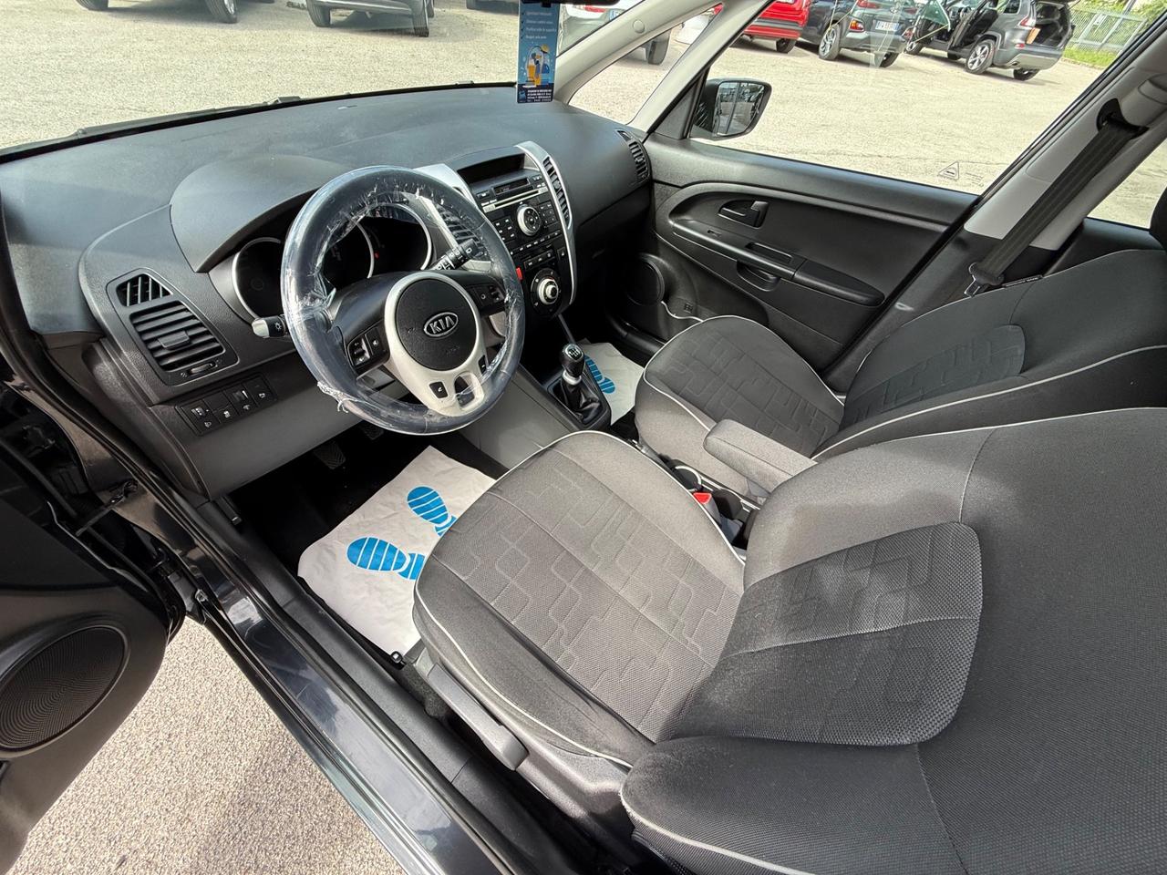Kia Venga 1.4 CRDi 90CV - Neopatentati