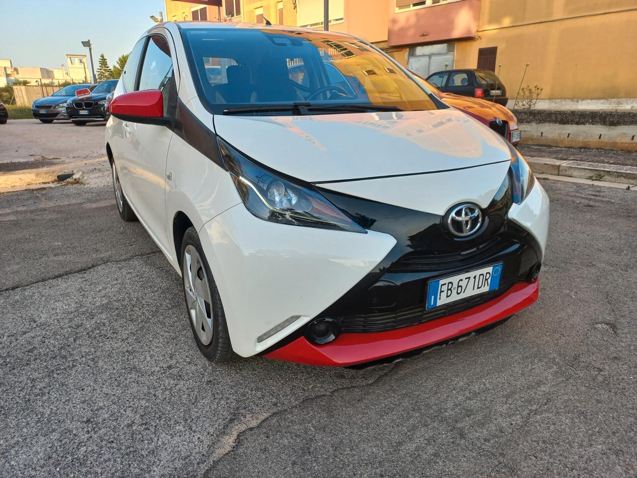 Toyota Aygo 1.0 VVT-i 69 CV 5 porte x-play km 44000