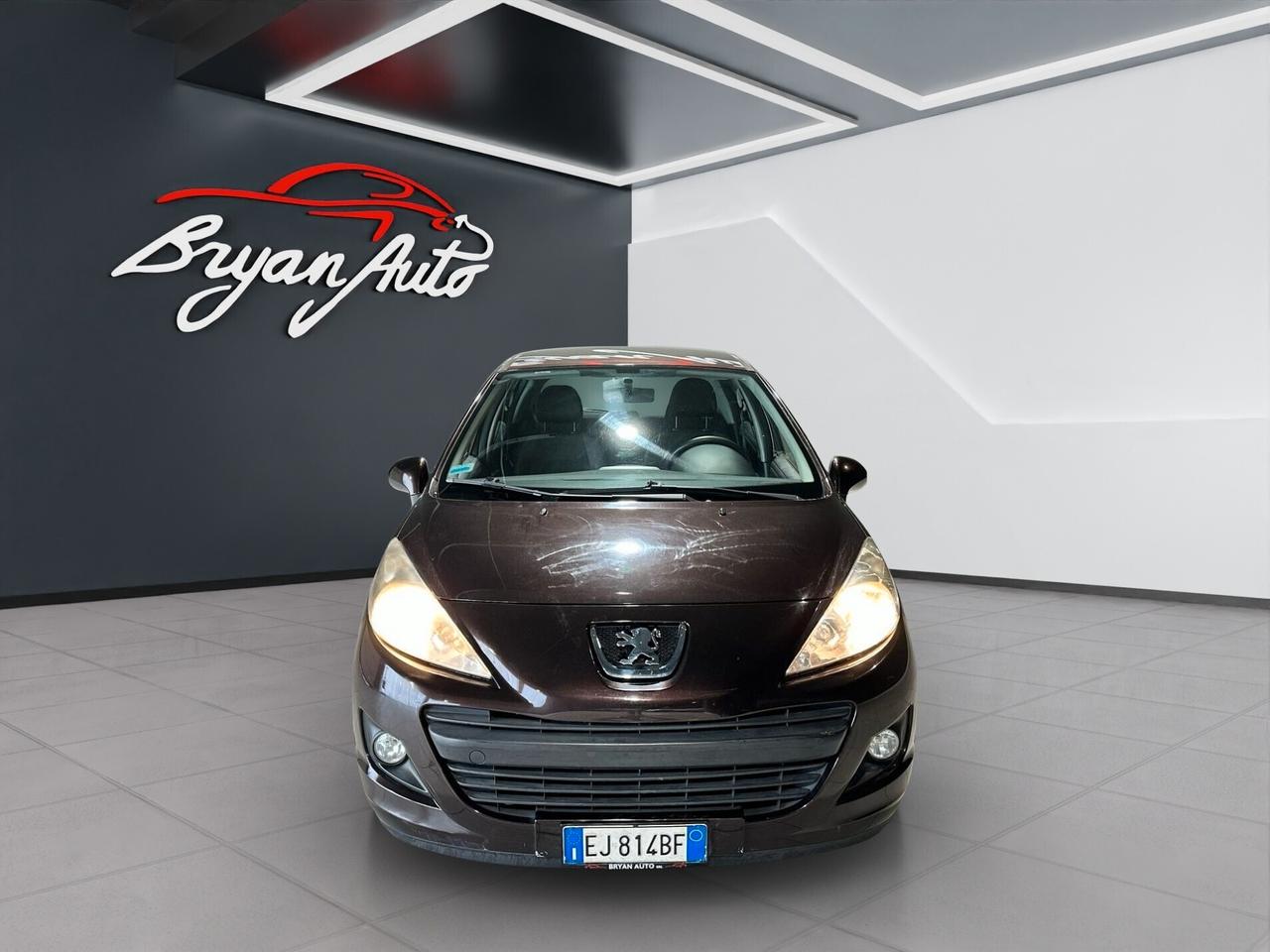 Peugeot 207 1.4 8V 75CV 5p. SPECIAL EDITION