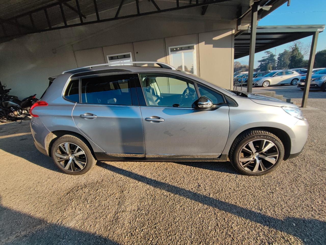 Peugeot 2008 BlueHDi 100 S&S Allure