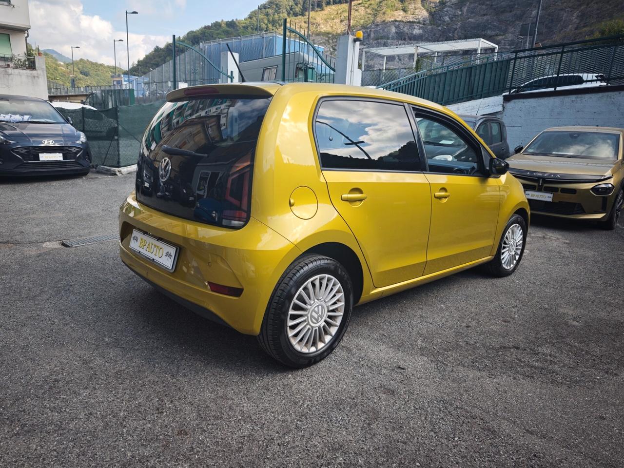 Volkswagen up! HIGH