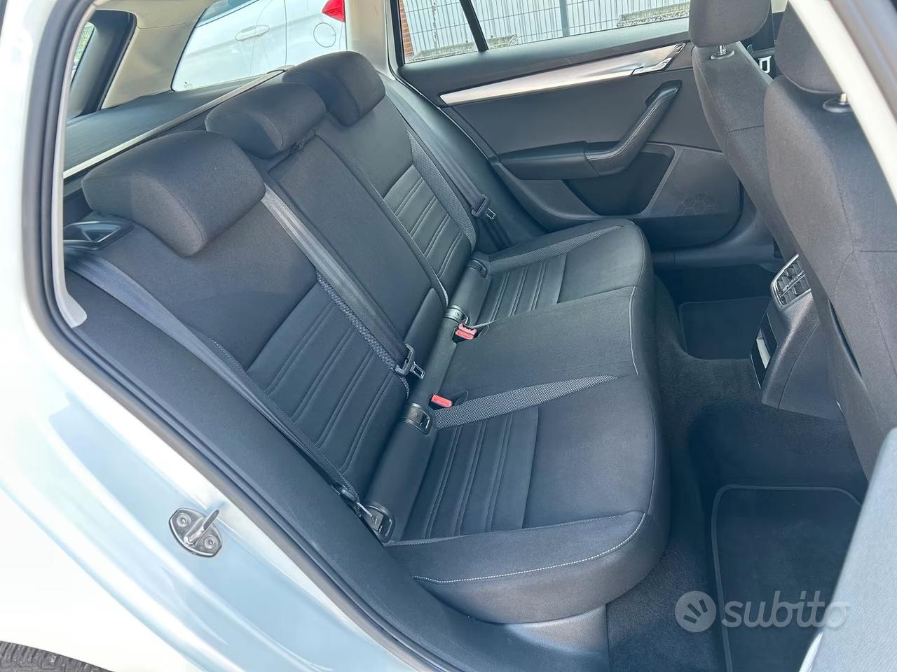 SKODA OCTAVIA 1.6 tdi DSG SW Executive