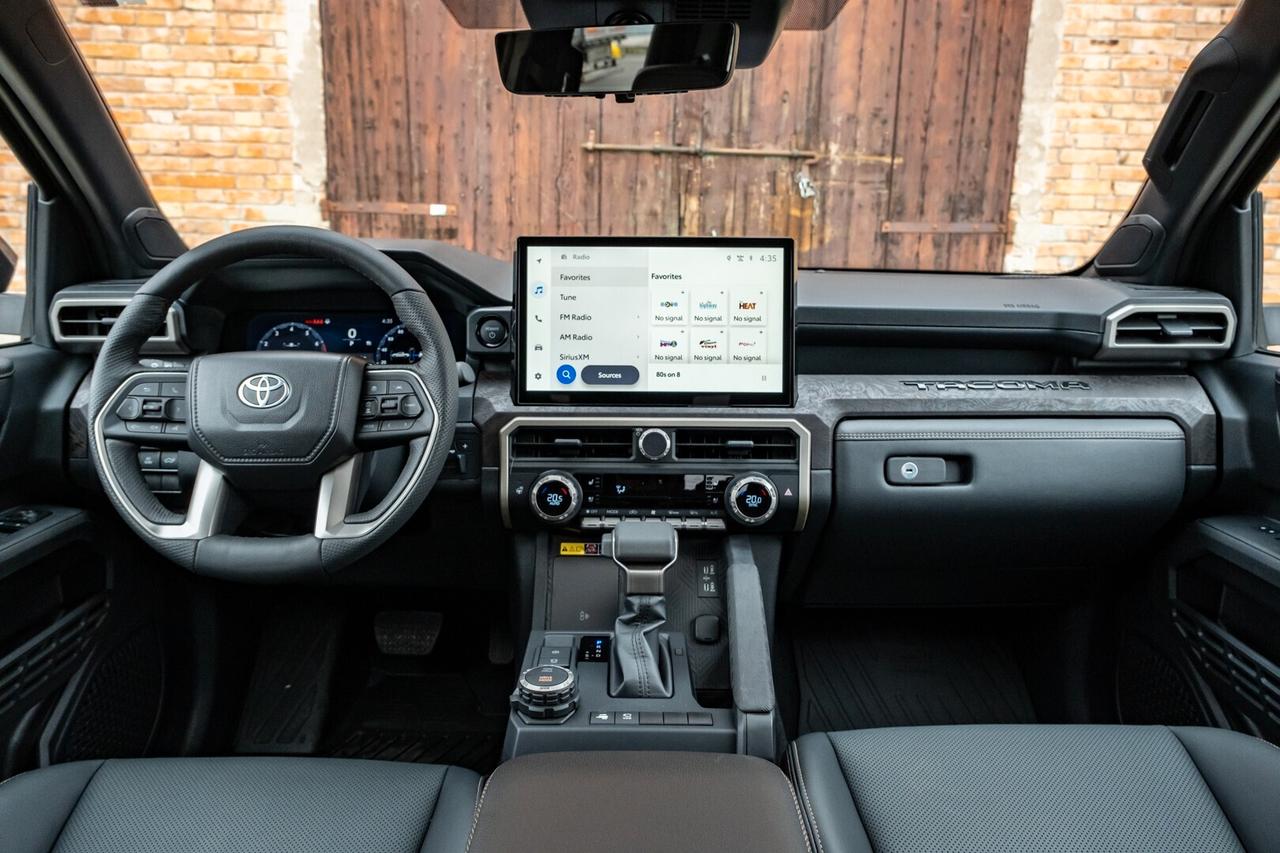 TOYOTA TACOMA LIMITED 2.4 i-Force HYBRID 4x4