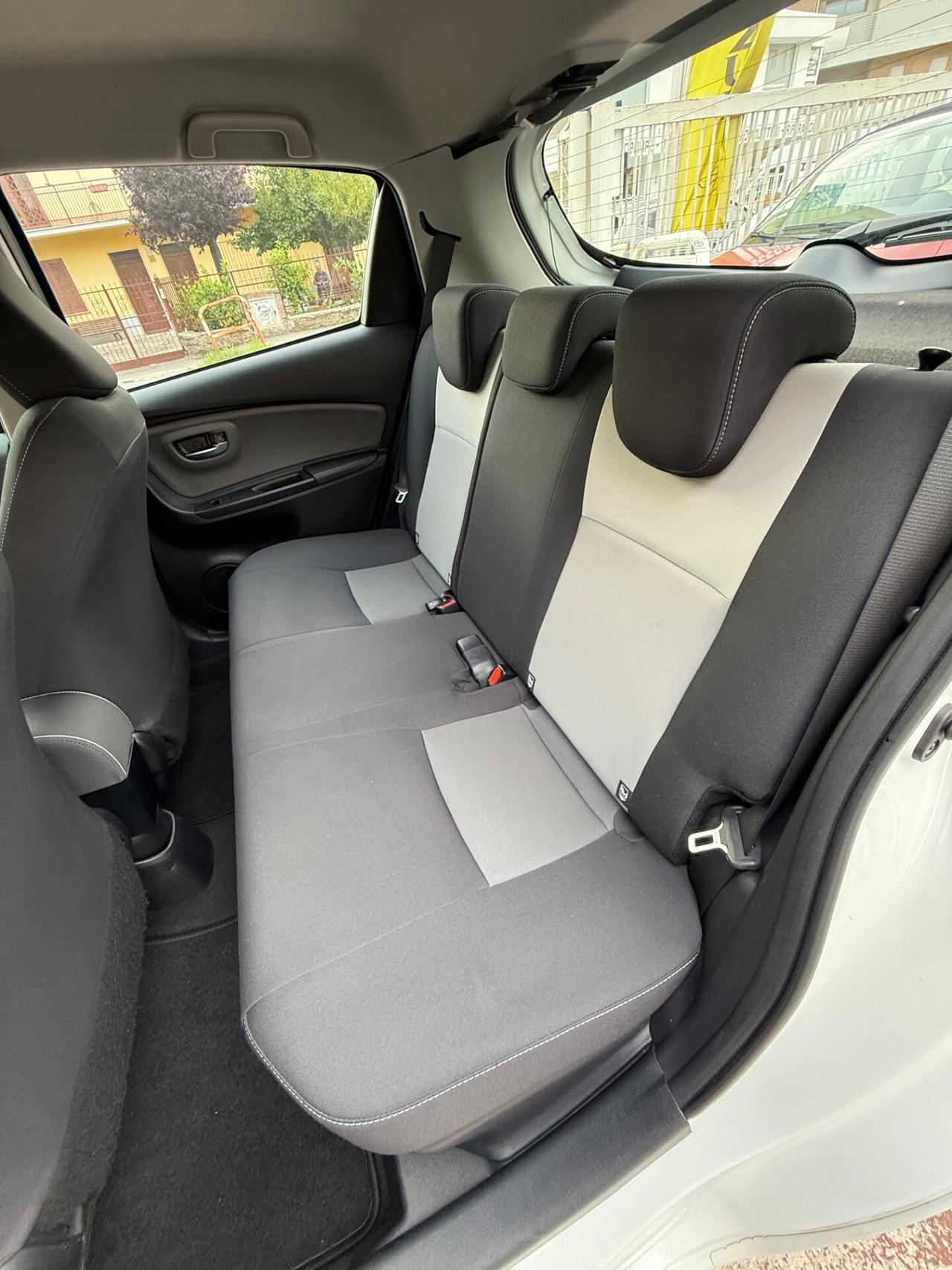 Toyota Yaris Hybrid *RETROCAMERA