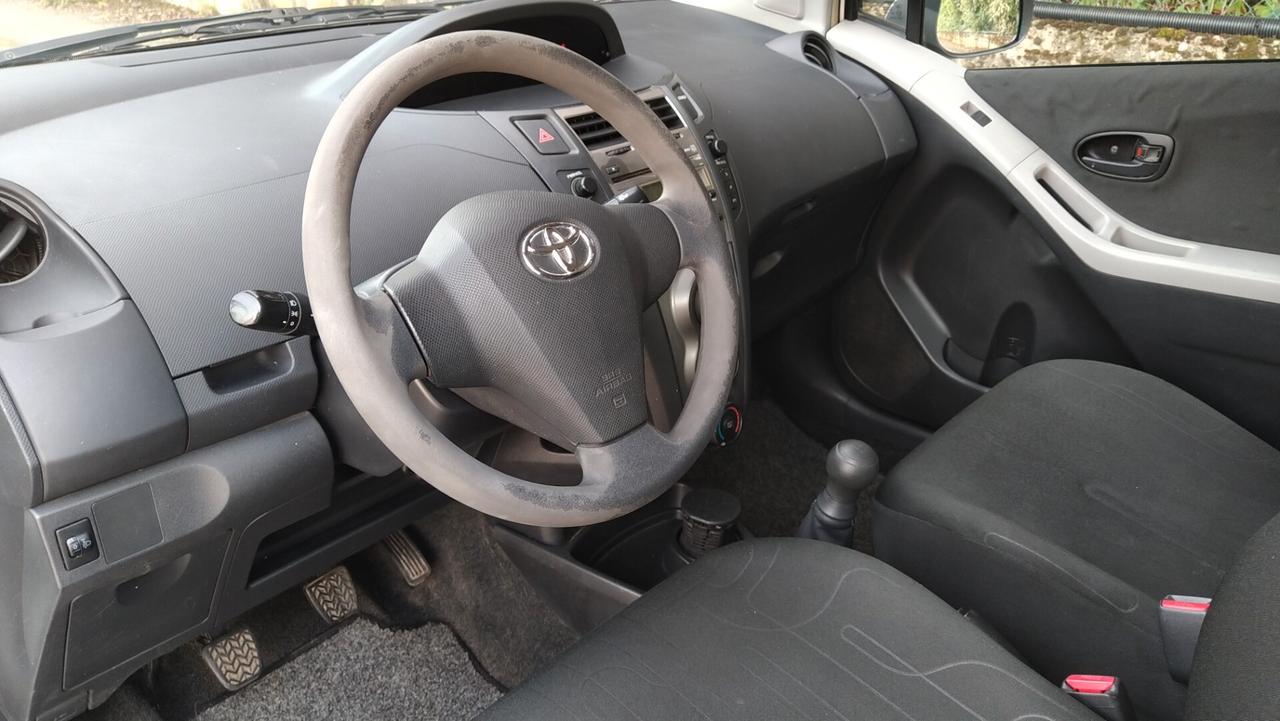 Toyota Yaris 1.0 5 porte BENZINA