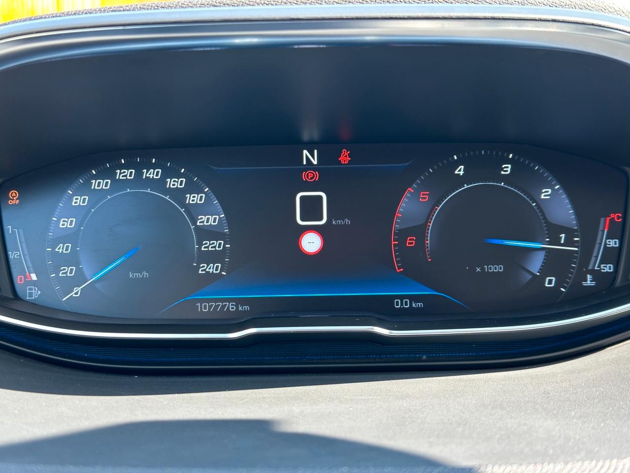 PEUGEOT 3008 BlueHDi 130 EAT8 Business