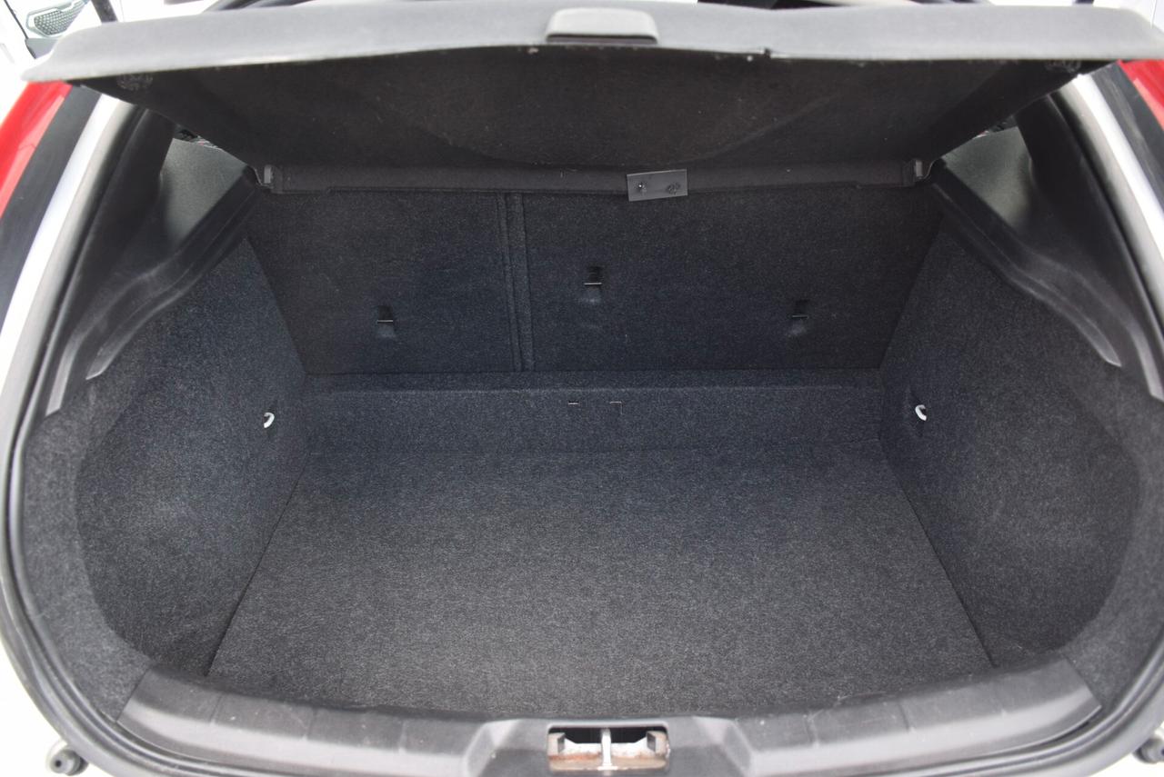 Volvo V40 GANCIO D2 1.6 115CV Business Edition NAVI CRUISE SENSORI BT OK NEOPATENTATI