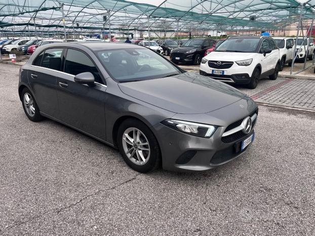 MERCEDES-BENZ A 180 d Automatic Business Extra