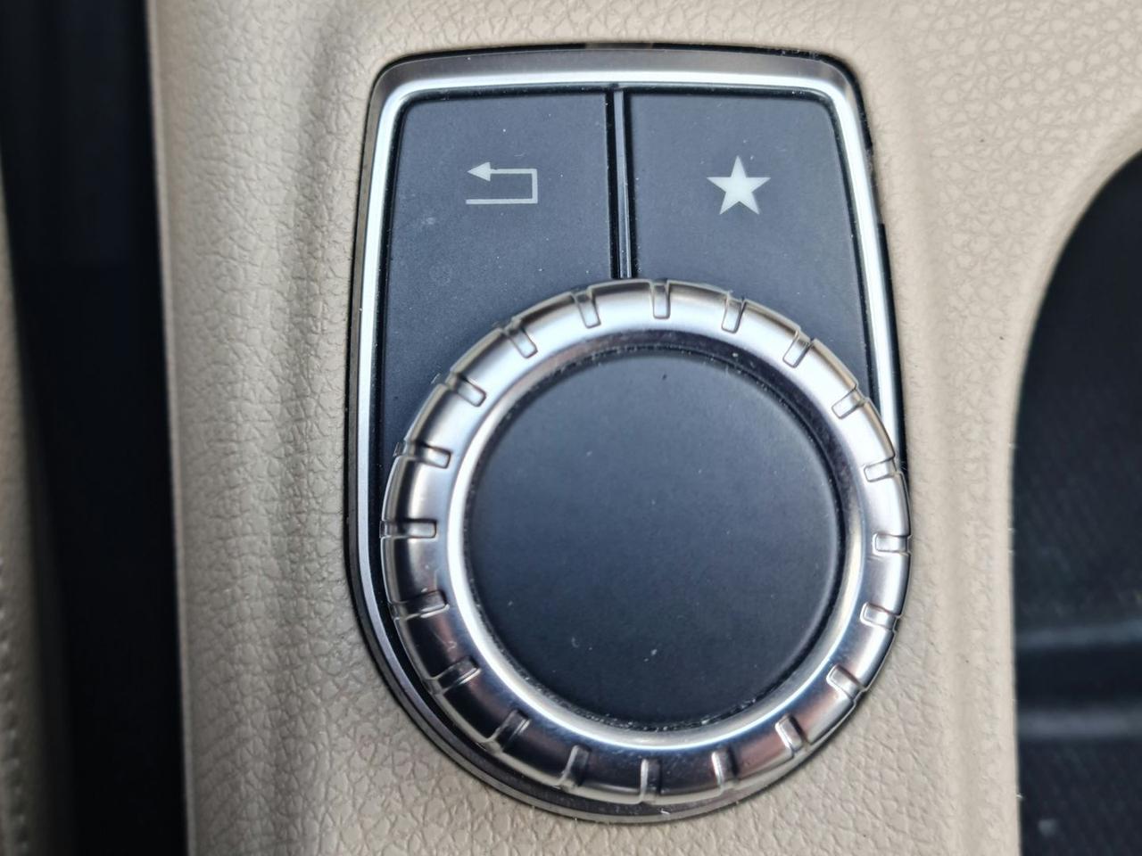 Mercedes-Benz CLA 180 BLUE EFICENCY PREMIUM #6083