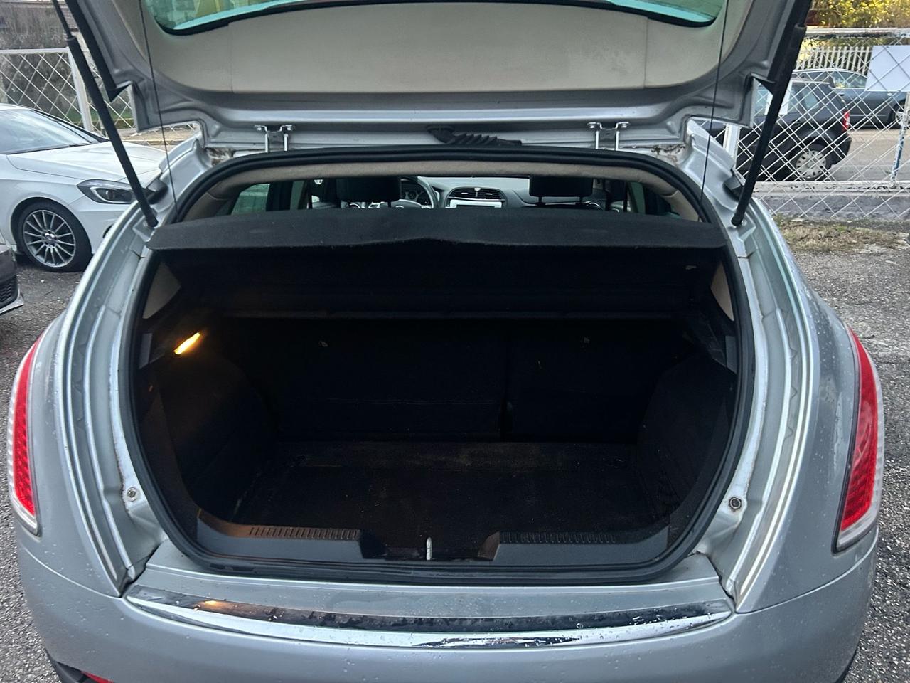 Lancia Delta 1.6 MJT DPF Gold