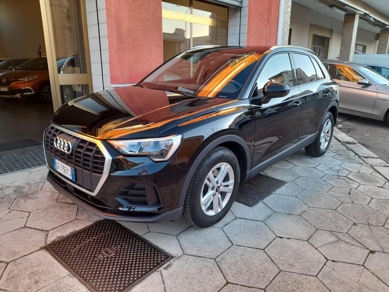 AUDI Q3 2.0 TDI S-TRONIC BUSINESS