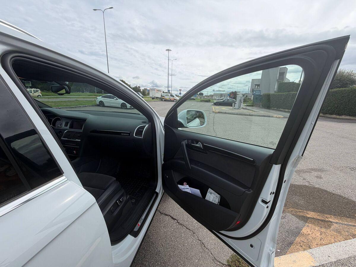 Audi Q7 3.0 tdi S LINE quattro 245cv tiptronic