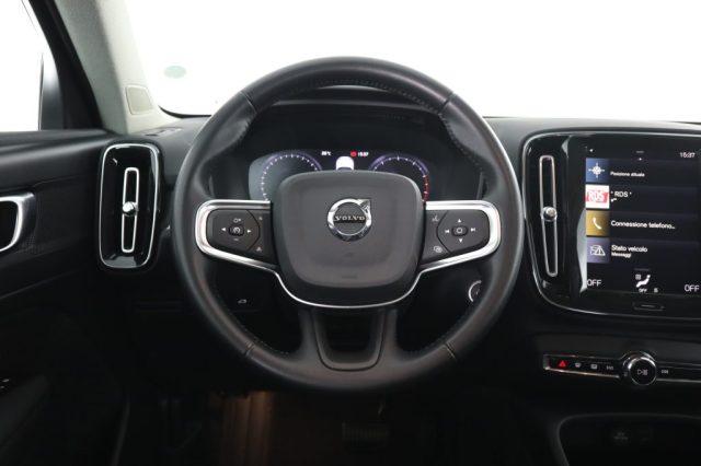 VOLVO XC40 XC40 B4 AWD Geartronic Momentum Pro