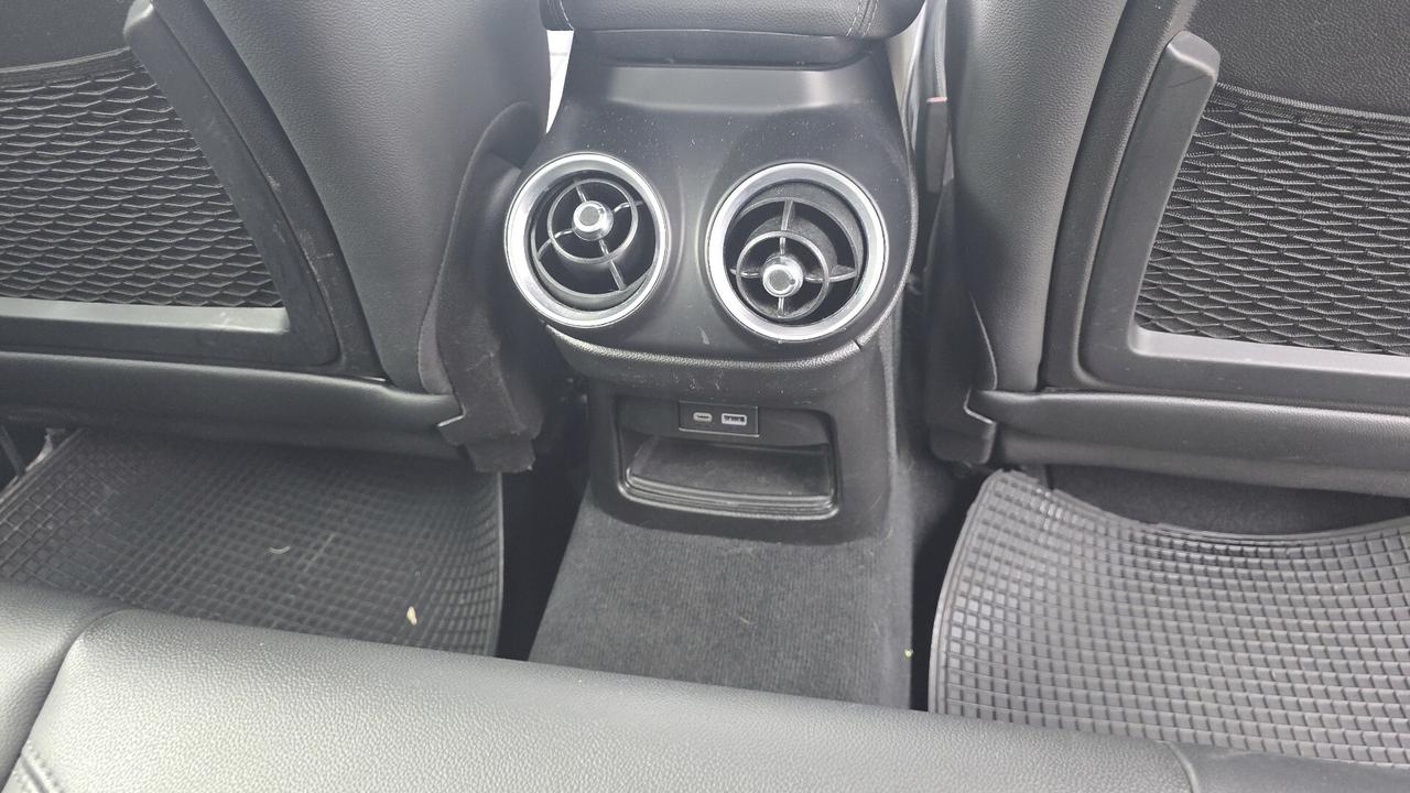 Alfa Romeo Stelvio 2.2 TD 160 CV AT8 RWD Ti VELOCE