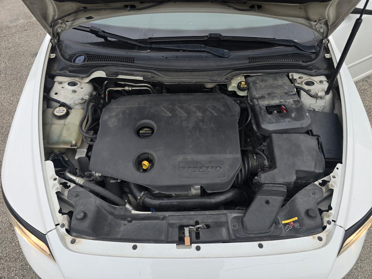 VOLVO V50 D2 R-DESIGN 1.6 DIESEL 114CV NEOPATENTATI EURO5