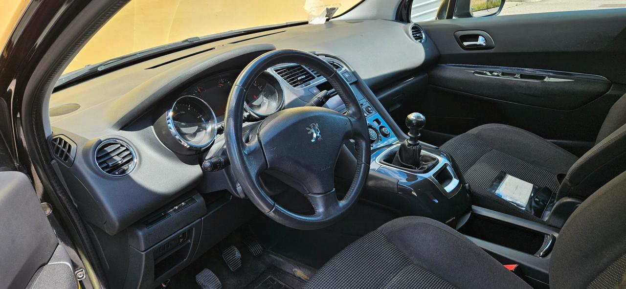 Peugeot 5008 1.6 HDi 112CV Access
