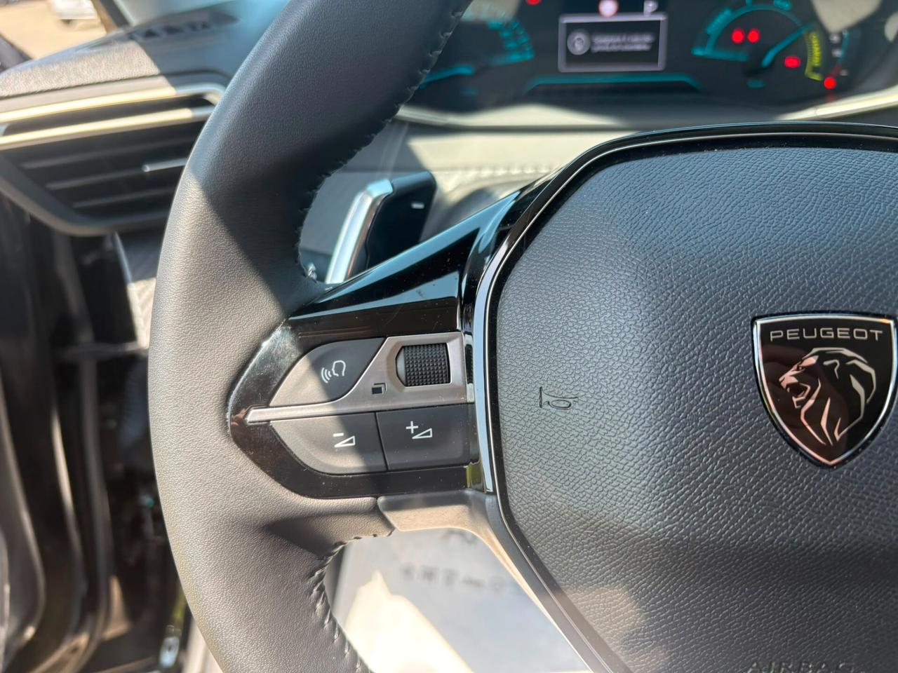 Peugeot 208 Hybrid 110 e-DCS6 Style