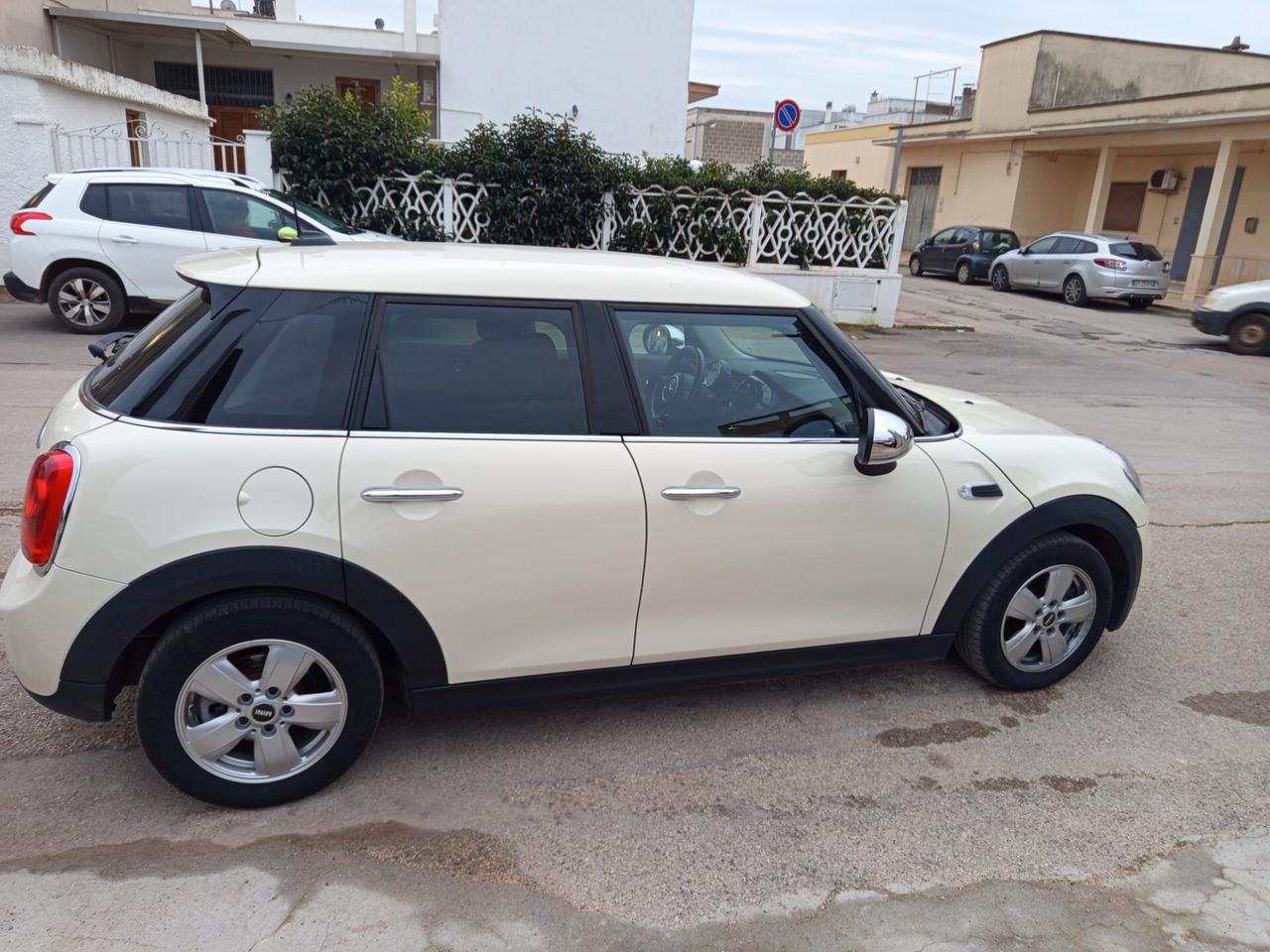 Mini 1.2 One automatica, navi